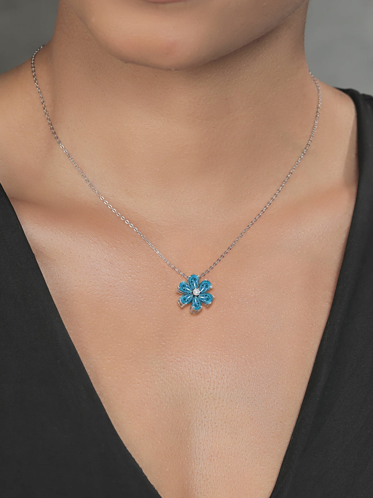 2.47 Ct London Blue Topaz Pear Shape Pendant with Chain Y461