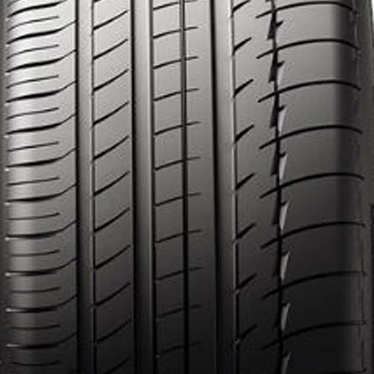 335/35ZR17 Passenger Tire N569