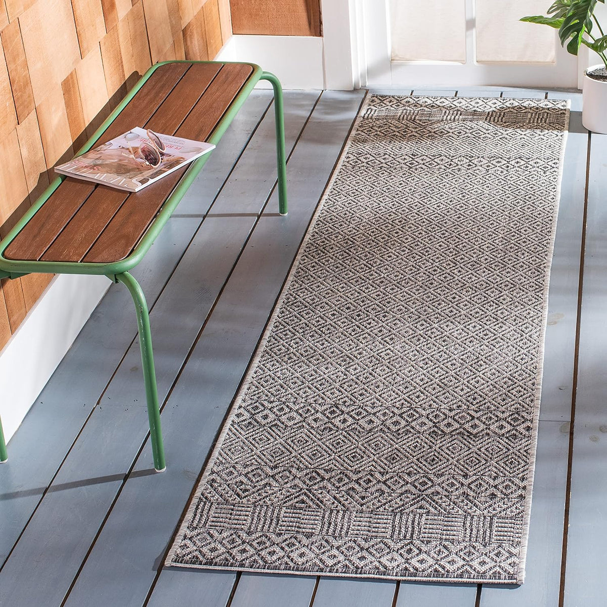 Ivory Green Round Indoor Outdoor Area Rug N514601
