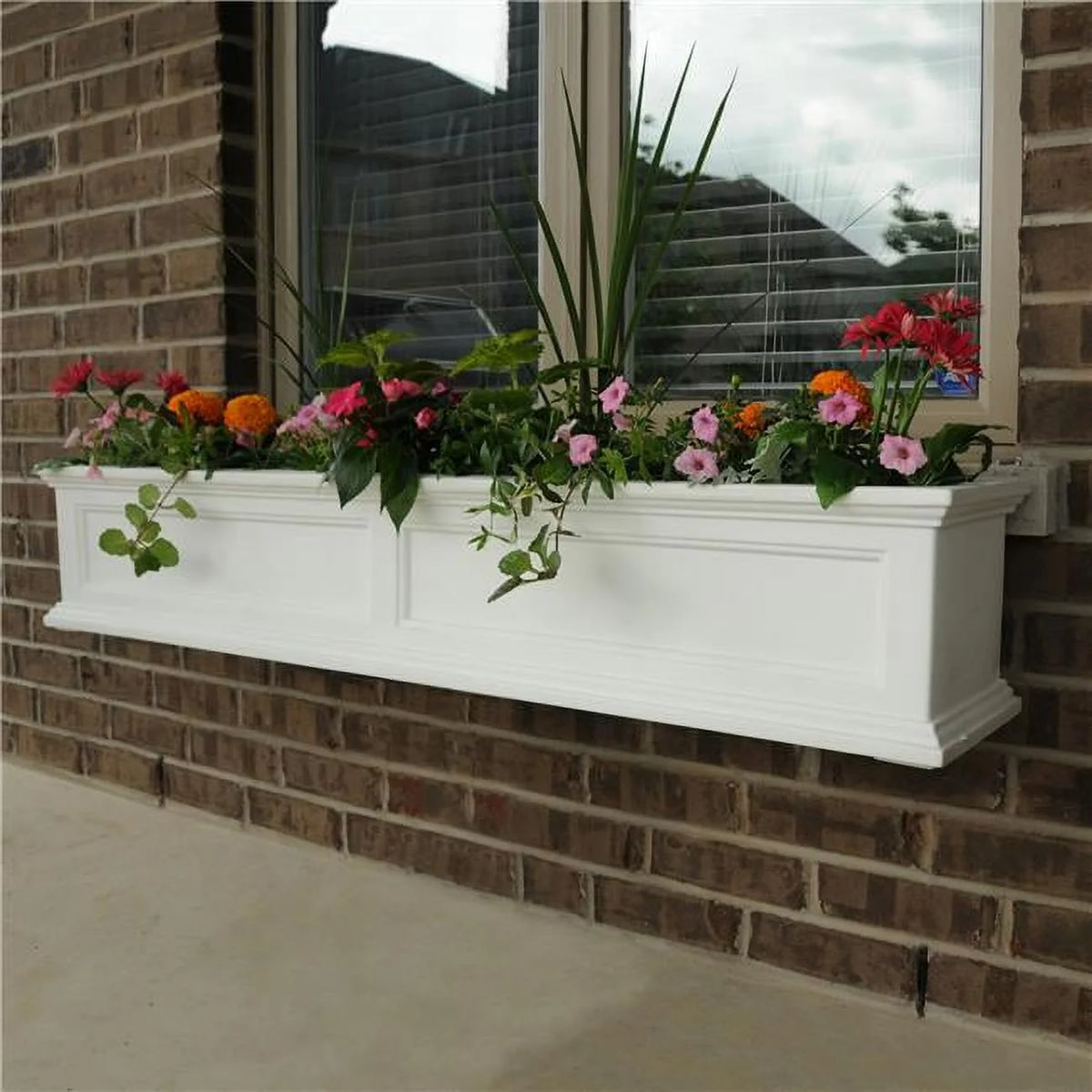 White Window Planter Box with Brackets I1718