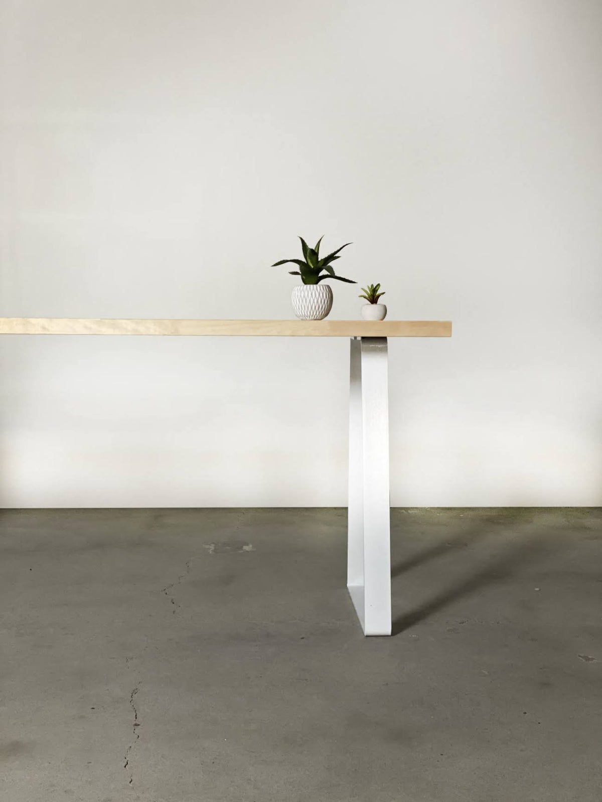 White Flat Bar Table Leg and Bench Base R4073