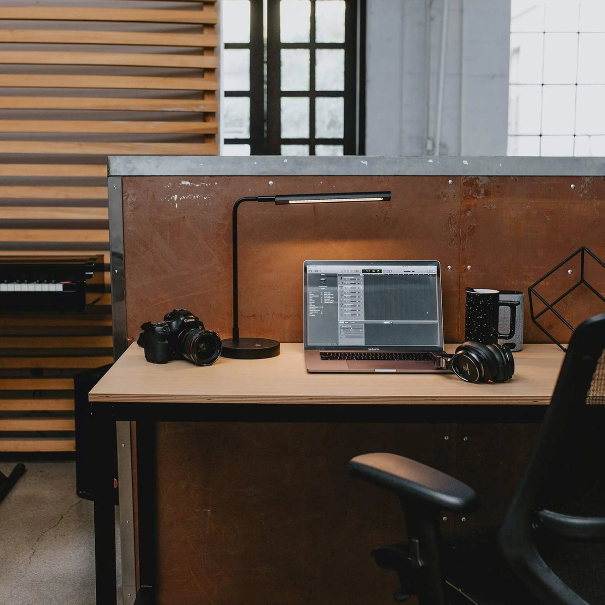 Oak Black Computer Writing Desk with Metal Frame I6587