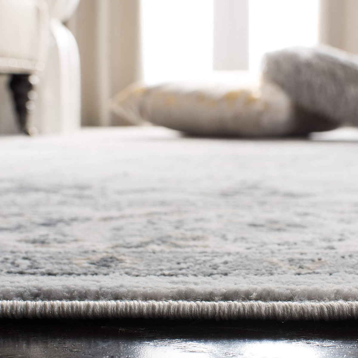9' x 12' Light Grey/Cream Oriental Non-Shedding Area Rug V98509
