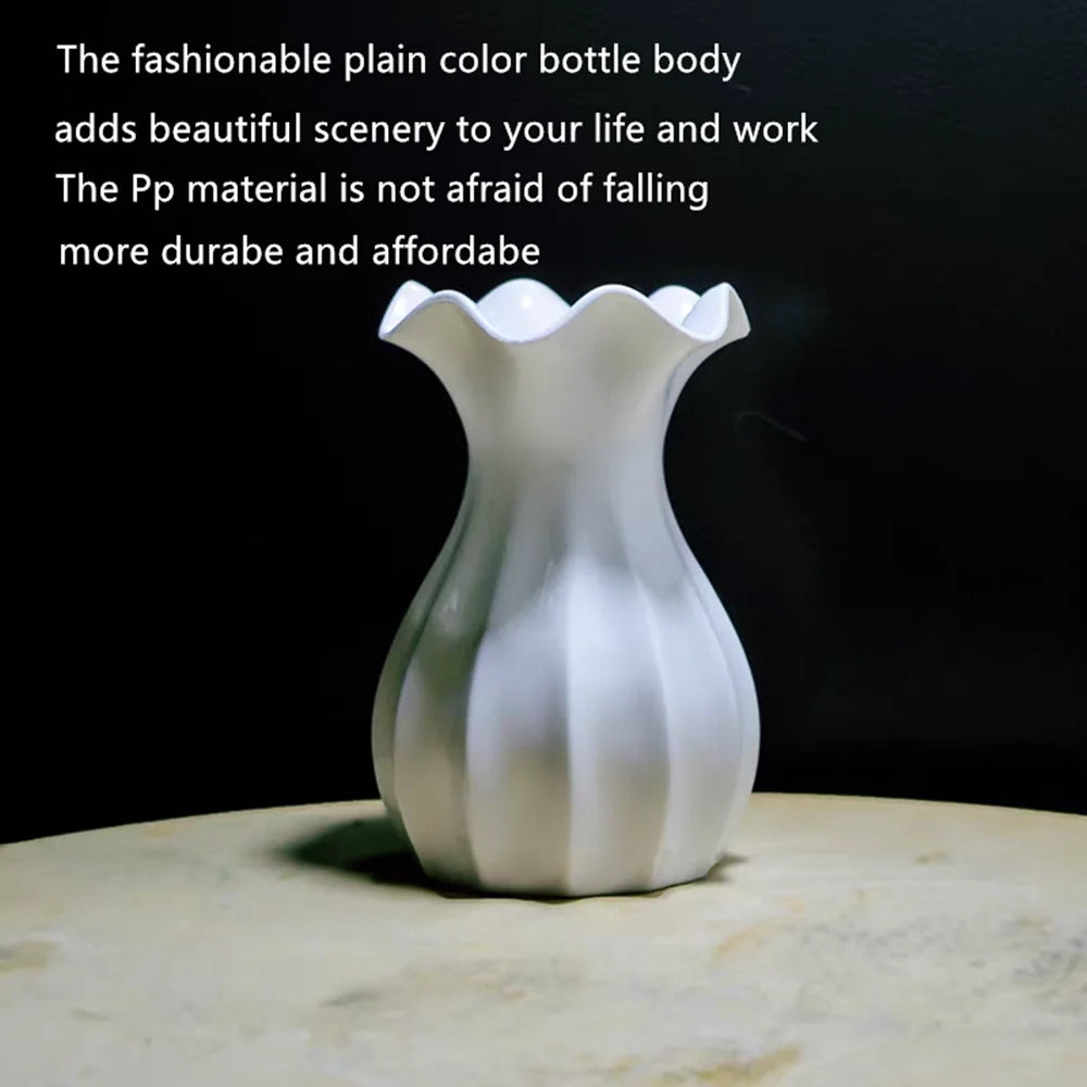 White vase B81083