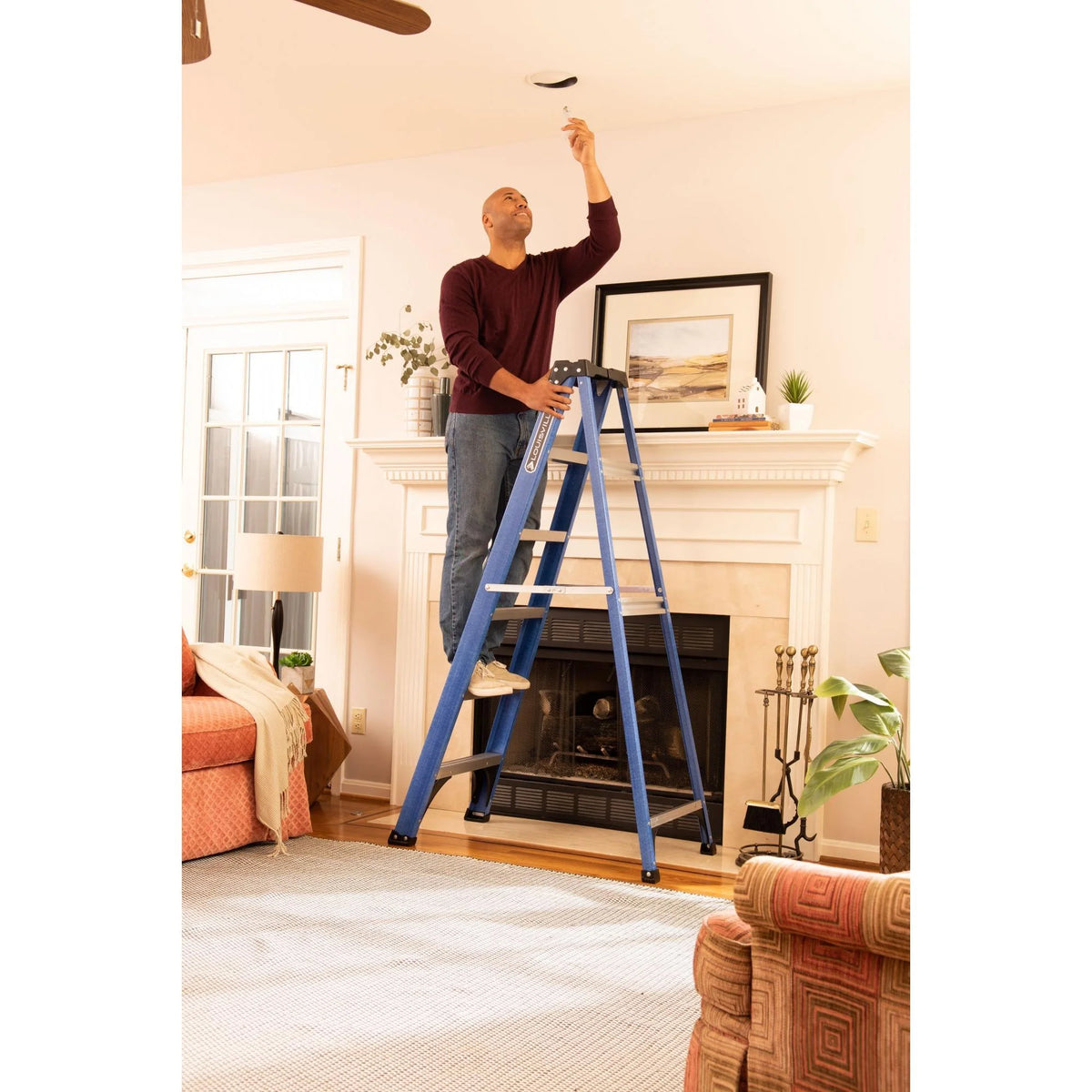 6 ft Fiberglass Step Ladder V6079