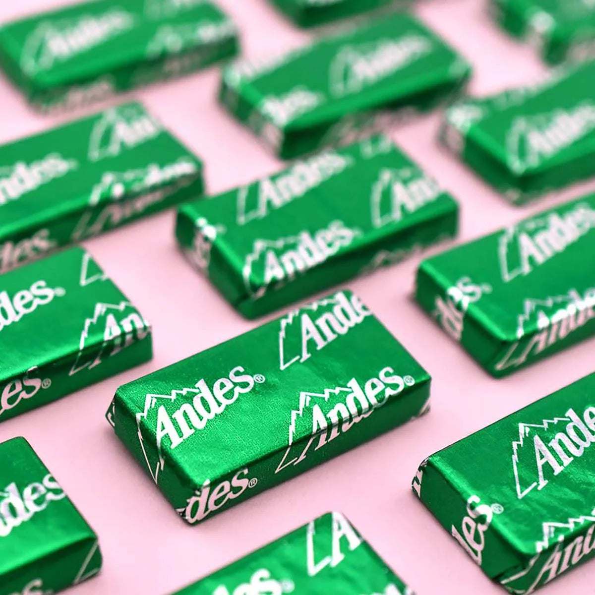 Rectangular Chocolate Sandwich Mint Candies - 20 Oz, 120 Count Z803795