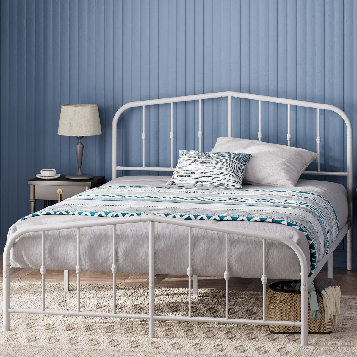 Black Queen Metal Platform Bed Frame L51458