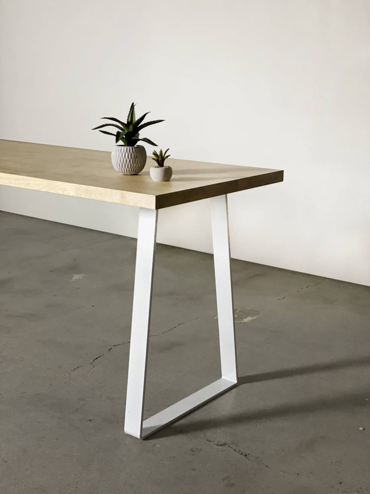 White Flat Bar Table Leg and Bench Base R4073