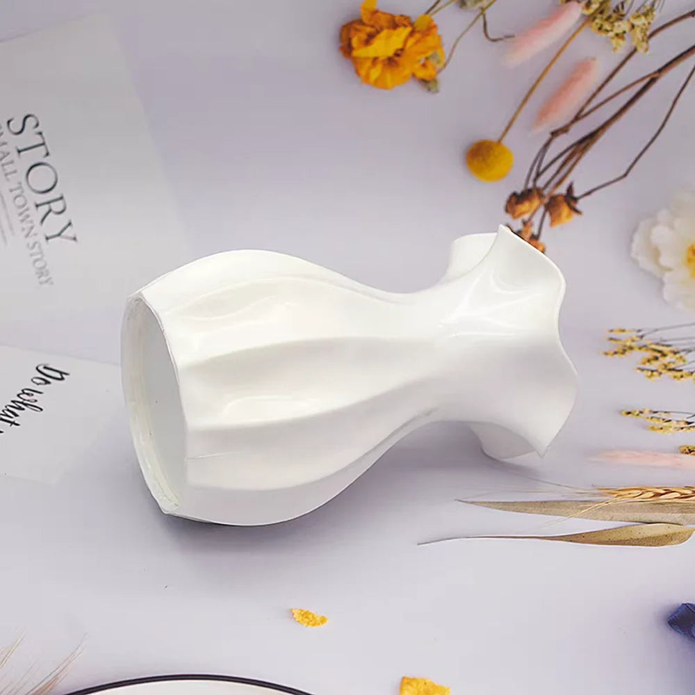 White vase B81083