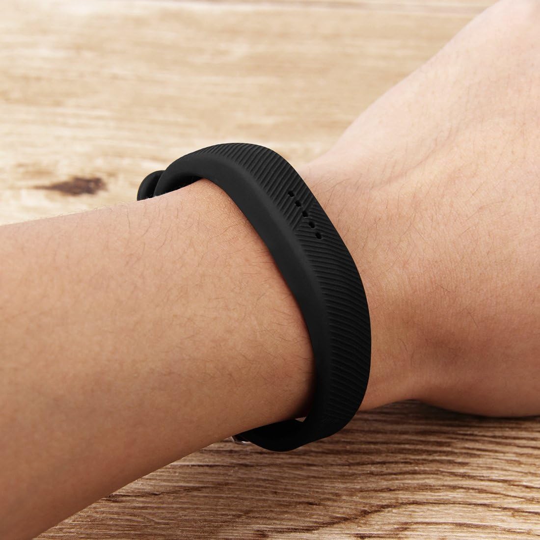 Silicone Wristband Replacement for Fitbit Flex 2 (4 Pack) G554606