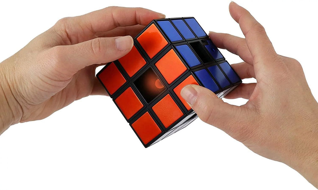 Rubik's Revolution J538