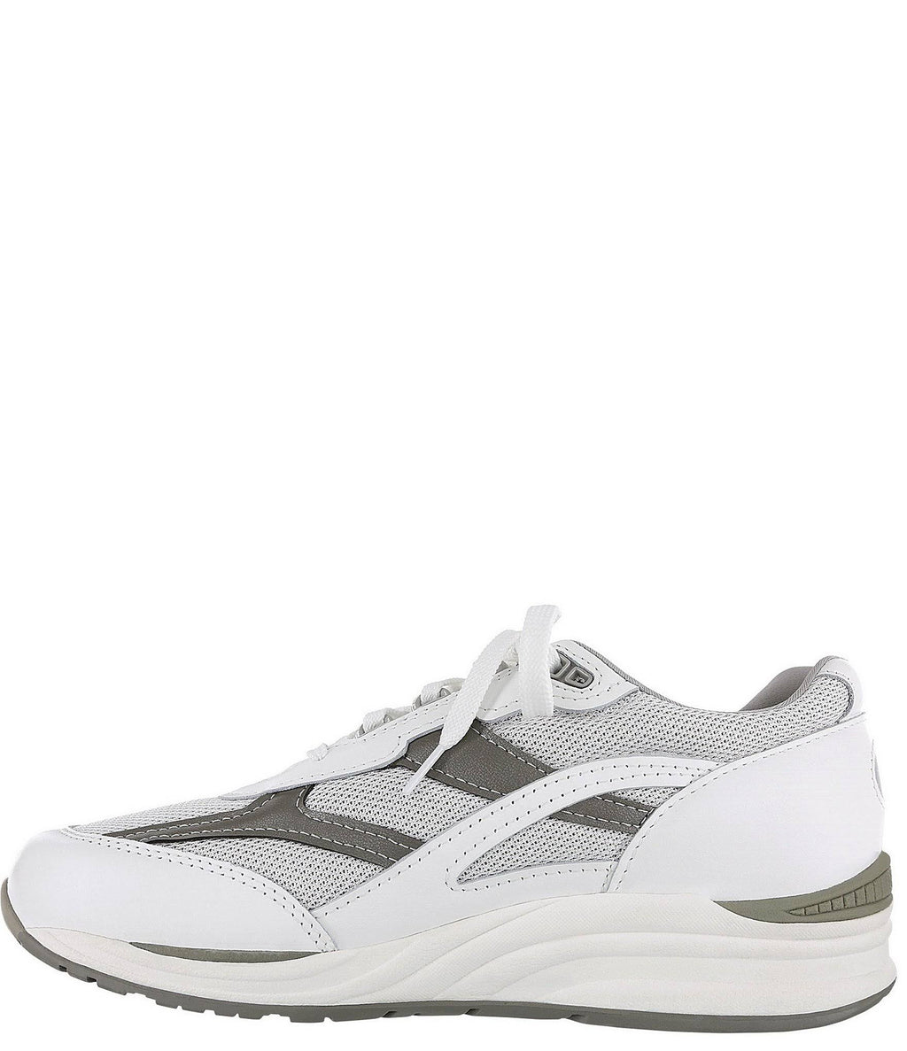 White 8.5 Narrow Mesh Shoes T7401