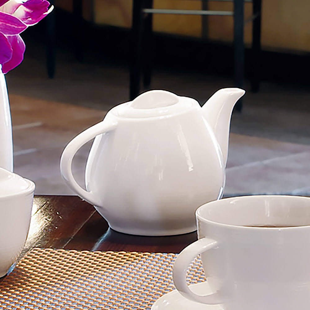 White Spiral Teapot 15 Ounce Y79139