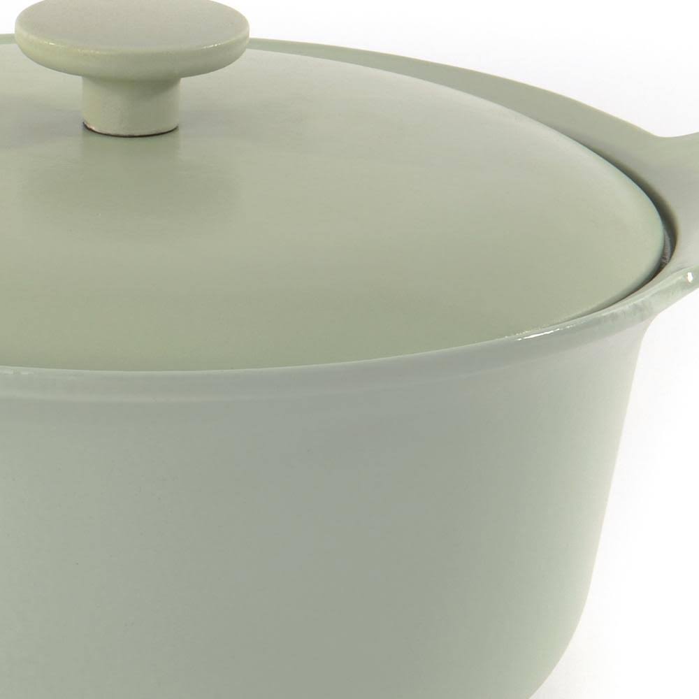 Cast Iron Covered Stockpot T462237